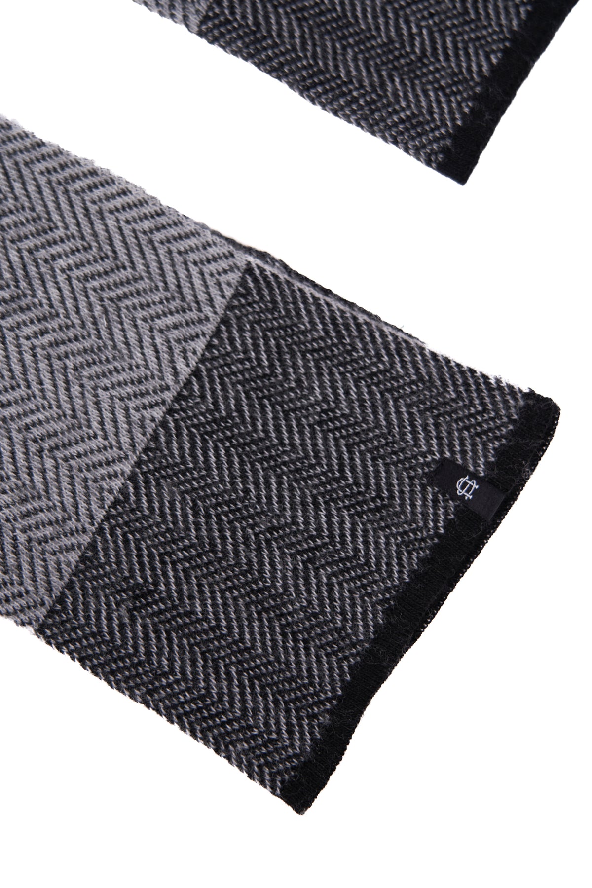 Steel Merino Wool and Recycled PET - Terminal 4 Scarf